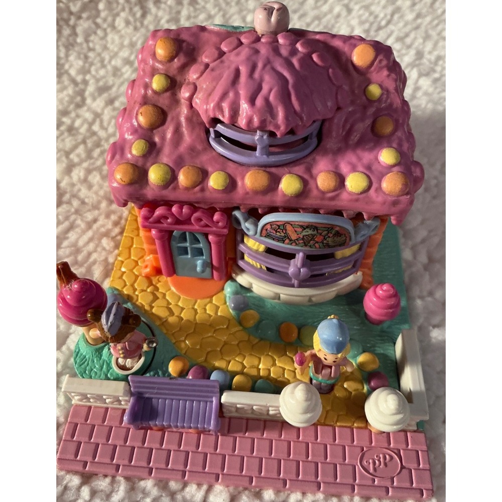 RARE Vintage 1995 Polly Pocket Scented Ice Cream Parlor playset - COMPLETE